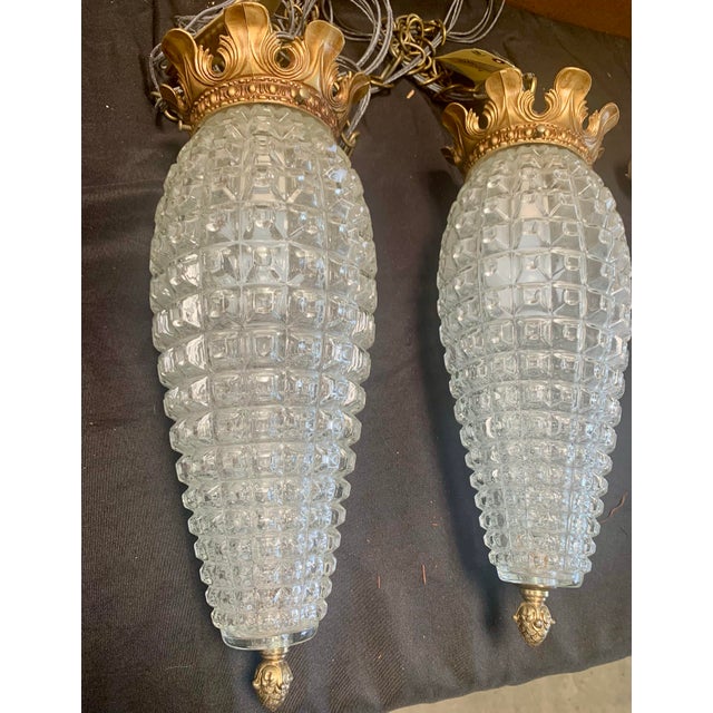 Gold 1950s Pair of Hollywood Regency Gilt Metal & Prismatic Glass Pendant Light Pinneapple Form For Sale - Image 8 of 9