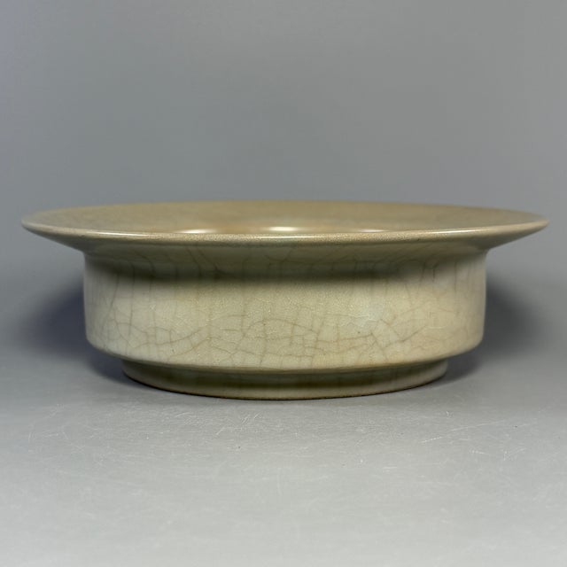 Ceramic Antique Chinese Guan‑Style Crackle Glaze Plate For Sale - Image 7 of 9