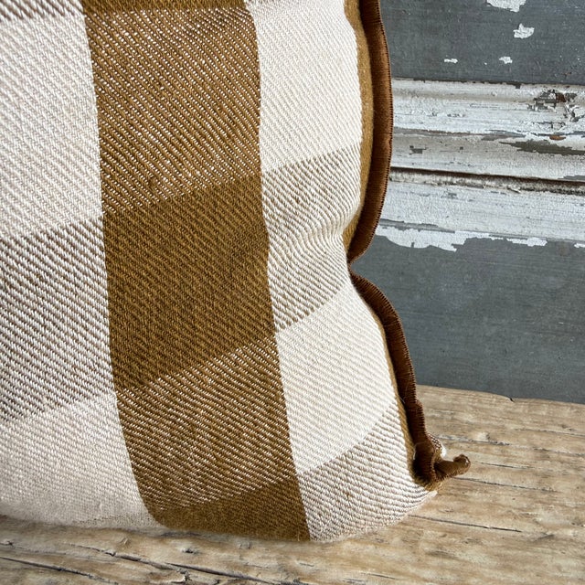 French French Linen Accent Cover– Vichy Havane For Sale - Image 3 of 7