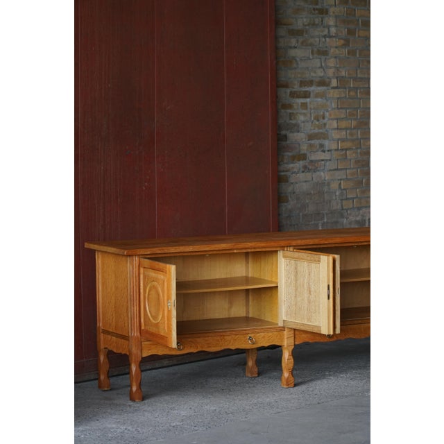 Vintage Danish Brutalist Sideboard in Oak by Henning Kjærnulf, 1960s For Sale - Image 9 of 18