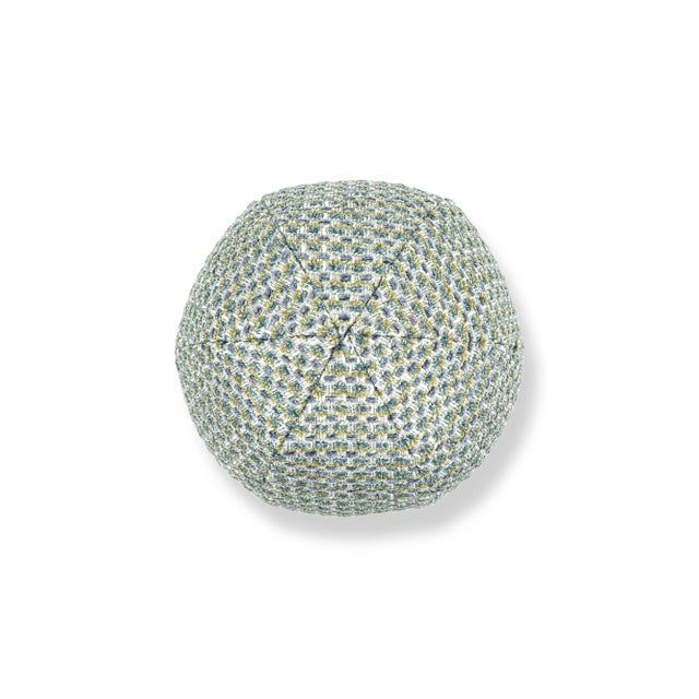 Performance fabric never looked chicer with our Heatherton woven. Featuring 14 fashionable colorways in recycled acrylic...