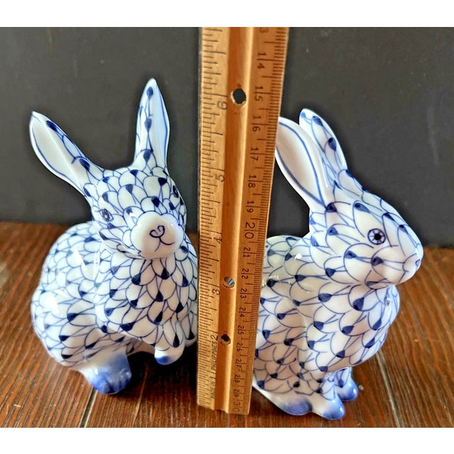 Vintage MCM Herend Style Andrea Sadek Blue & White Fishnet Porcelain Bunny Rabbit Figurines -Set of 2 For Sale In Dallas - Image 6 of 6