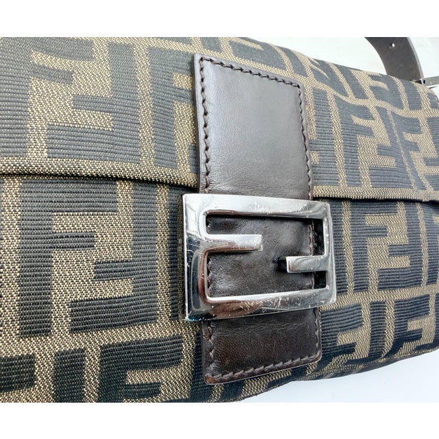 2000 - 2009 Fendi Zucca Baguette Shoulder Bag For Sale - Image 5 of 6