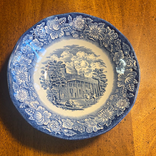 1980s Liberty Blue Mount Vernon 6 3/8” Cereal Bowls - 2pc For Sale In Boston - Image 6 of 11