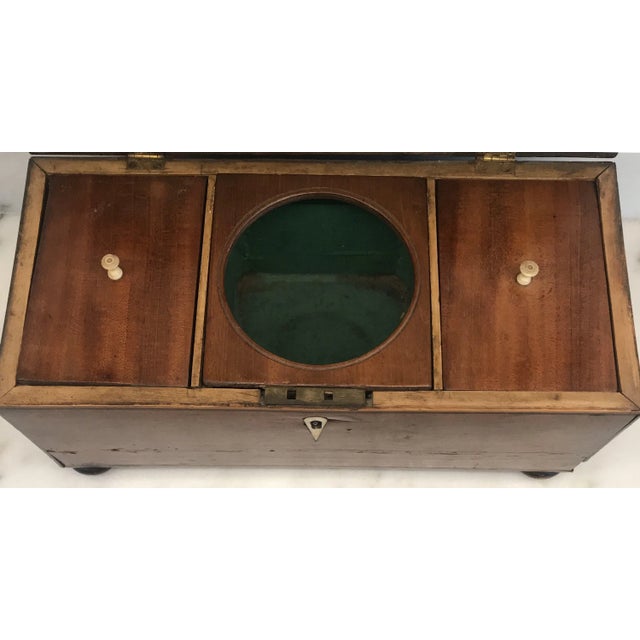 Early 19th Century Georgian Tea Box With Original Interior and Key and Bone Pulls For Sale In Portland, ME - Image 6 of 12