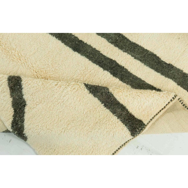 Early 21st Century Modern Moroccan Abstract Hand-Knotted Wool Rug by Doris Leslie Blau For Sale - Image 5 of 6