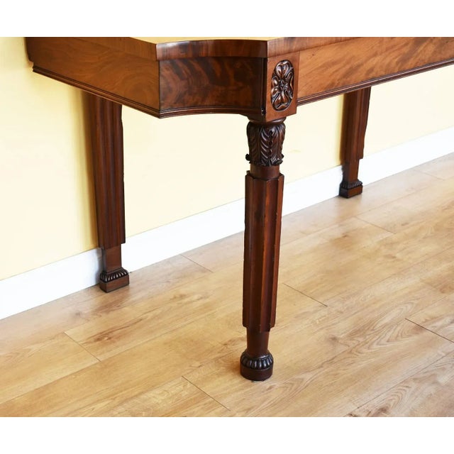 For sale is a good quality Regency Mahogany serving table, with a single fitted drawer, standing on elegantly turned legs....