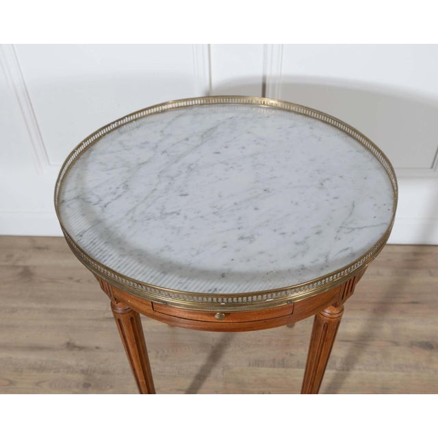 Italian Mid 20th Century Louis XVI–Style Bouillotte Table with Marble Top and Brass Gallery For Sale - Image 3 of 11