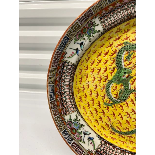 19th Century 19th Century, Chinese Export Famille Jaune Imperial Dragon Platter For Sale - Image 5 of 7