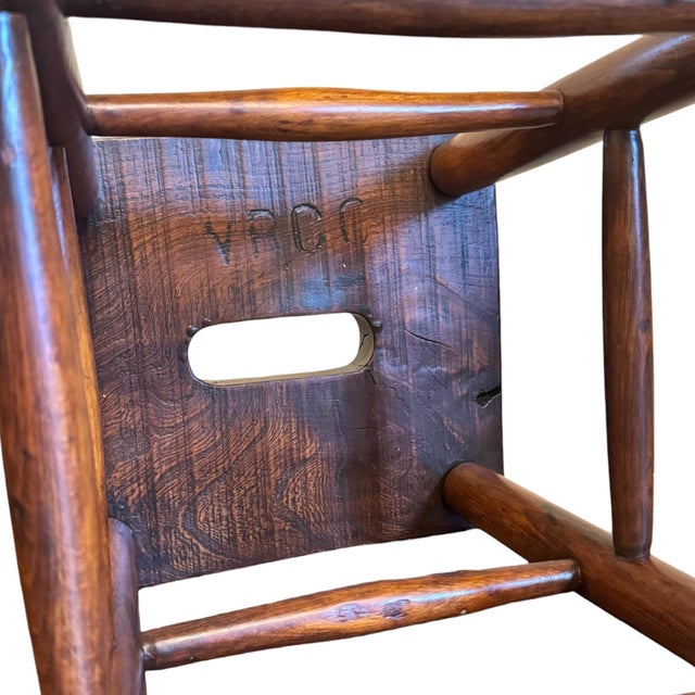 Early 19th Century English Country Elm Stool with Pierced Handle, 1830 For Sale - Image 10 of 11