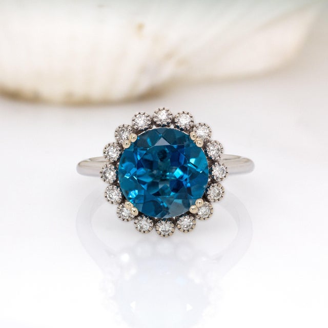 Rossana 14k White Gold London Blue Topaz Diamond Ring | Round 10mm, Size 6.75 For Sale - Image 4 of 8