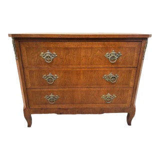 Late 20th Century Henredon Fine Co Louis XV Style Walnut Inlaid Brass Mounted Chest of Drawers. For Sale