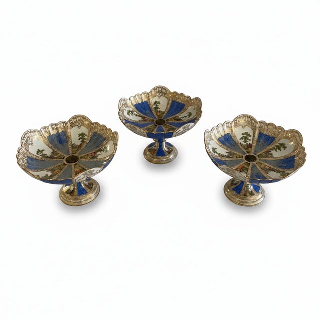 Three Meissen Porcelain Fruit Bowls, Polychrome and Gold, 1850, in good condition. This set of three bowls is hand-painted...