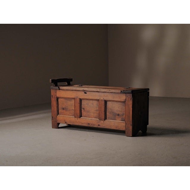 19th Century Mountain Folk Art Pine Storage Bench, France For Sale - Image 4 of 18