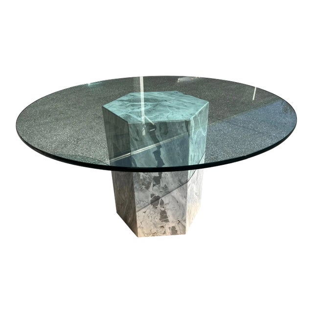 Italian Modern Sculptural Octagonal Shaped Dining Table in Marble, Made in 1970s For Sale