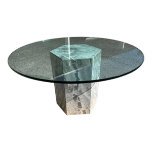 Italian Modern Sculptural Octagonal Shaped Dining Table in Marble, Made in 1970s