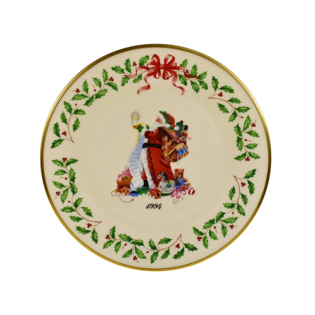 Cream 1994 Lenox the Annual Holiday Collection's Santa Claus Christmas Plate For Sale - Image 8 of 8