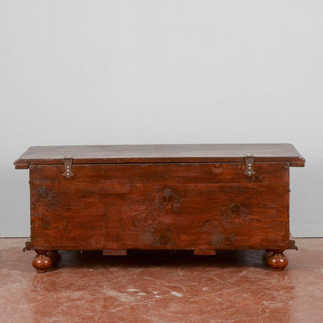 Small Chest with Onion-Shaped Feet, 20th Century For Sale - Image 17 of 18