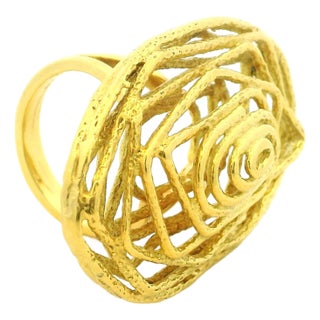 1970s Italian Modernist 18k Gold Openwork Spiral Statement Ring, Size 6 For Sale