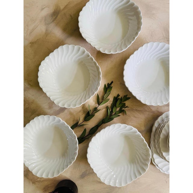 Early 20th Century Johnson Brothers in Snow White Pattern 6.25” Bowls | English Ironstone | Cottage Core | Farmhouse Decor - Set of Five (5) For Sale - Image 10 of 10