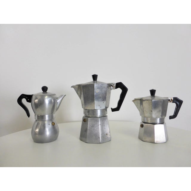 Vintage signora coffee makers - made in italy 60s h22 x w19 x d11 h18 x w15 x d7 h17 x w16 x d9. This piece has an...