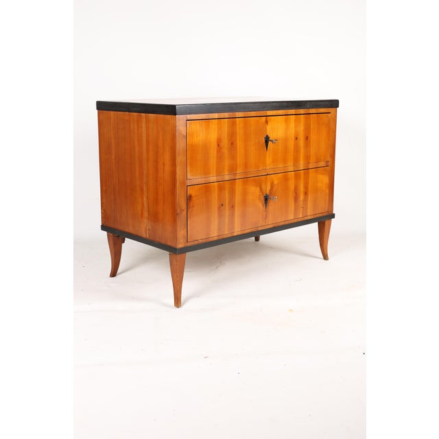 Biedermeier Chest of Drawers in Cherry Wood, 1830 For Sale - Image 4 of 16