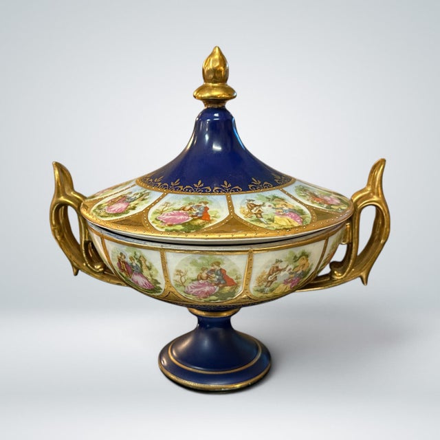 French Antique French Porcelain Lidded Centerpiece / Coupe For Sale - Image 3 of 11