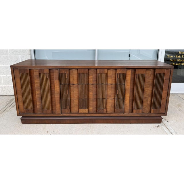 1970s Brutalist-Inspired Dresser With Two Mirrors For Sale - Image 4 of 18