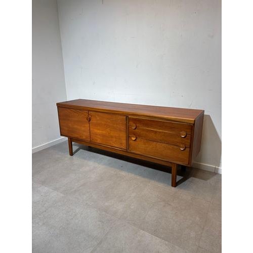 Vintage Nathan teak sideboard 3 drawers - 2 doors In excellent condition, teak wood finish. 183 x 76 x 46 cm