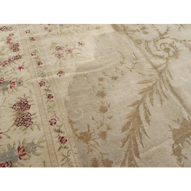 Galerie Shabab Collection Mid-20th Century Turkish Herekeh Large Room Size Carpet in the Aubusson Style For Sale In New York - Image 6 of 10