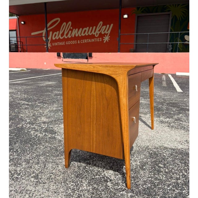 Restored in full, this Drexel Profile K95 desk is ready for another lifetime of use! From the original ad catalog -...