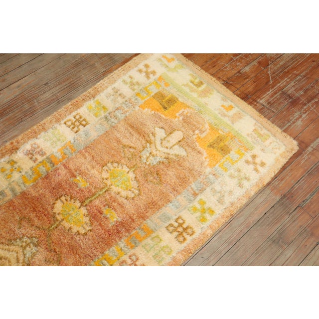 Turkish Warm Vintage Oushak Rug rug no.j3387 For Sale - Image 3 of 6