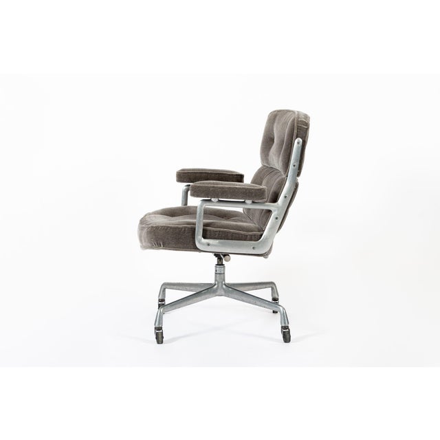 Herman Miller Vintage Eames Time Life Gray Velvet Office Chair Herman Miller 1978 For Sale - Image 4 of 13