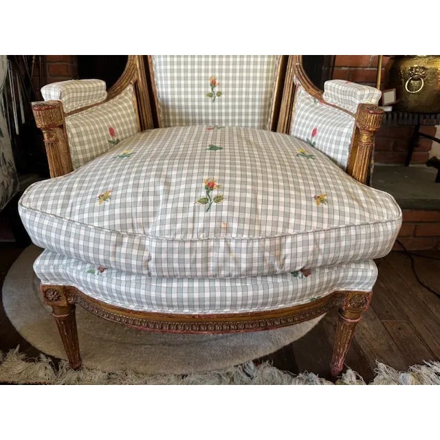 Late 19th-Century French Louis XV-Style Giltwood Bergère Armchair For Sale - Image 9 of 12