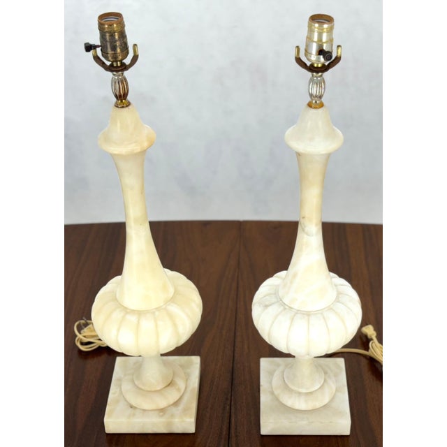 Traditional Pair of Fine Elegant Alabaster Marble Onion Shape Bases Table Lamps Clean! For Sale - Image 3 of 13
