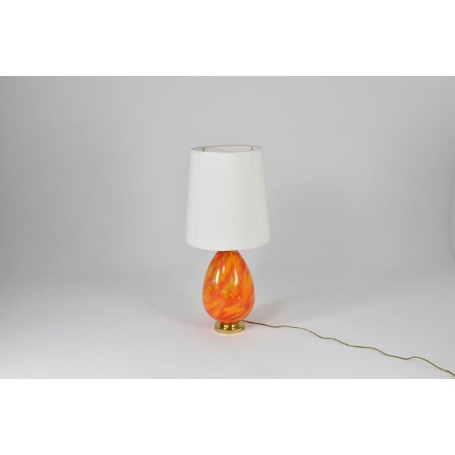 Orange Capri Marea Table Lamp in Brass and Fabric by Jonathan Amar Studio For Sale - Image 8 of 17