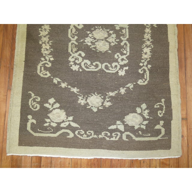 Mid 20th Century Hand Knotted Gray Floral Motif Mid-20th Century Scatter Size Rug For Sale - Image 5 of 5