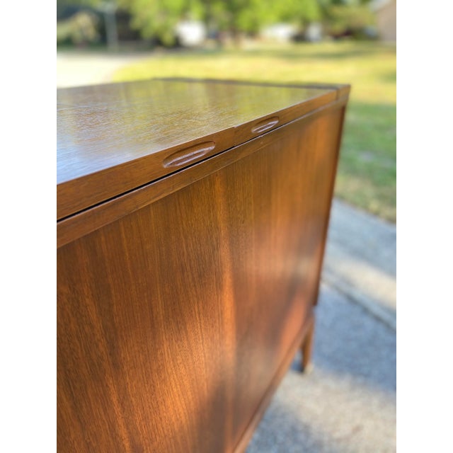 Mid-Century Fold-Out Dry Bar on Casters For Sale - Image 10 of 12