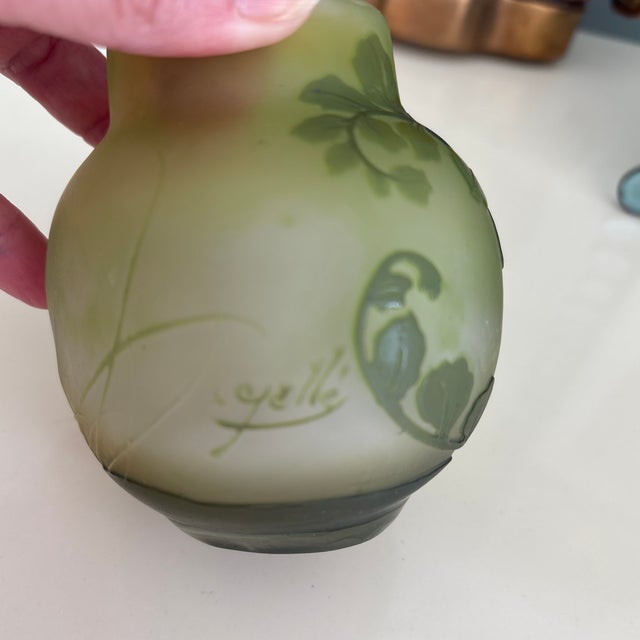 1900 - 1909 Emile Galle Cameo Glass Vase For Sale - Image 5 of 7