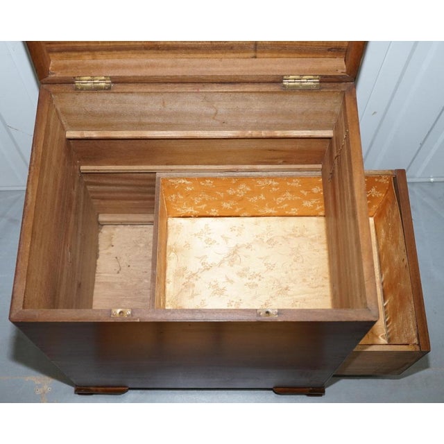 Chinese Camphor Wood Travelling Trunk with Silk Lined Compartments, 1920s For Sale - Image 15 of 16