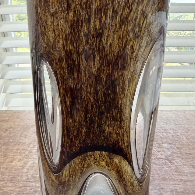1980s Vintage Encased Sommerso Murano Art Glass Windows Vase in Amber & Brown For Sale - Image 5 of 7