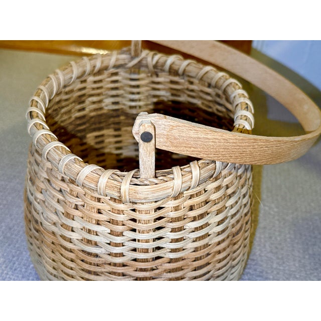 Vintage Swing Handle Market Basket, Signed by Mel Lapp, 1991 For Sale - Image 10 of 12