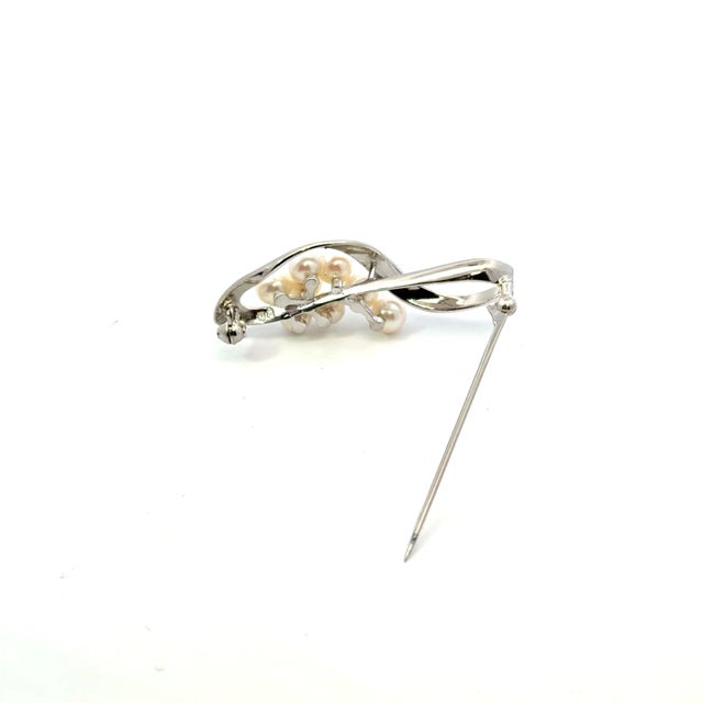 Late 20th Century Mikimoto Akoya Pearl Brooch Sterling Silver 5.3 mm Estate For Sale - Image 5 of 9