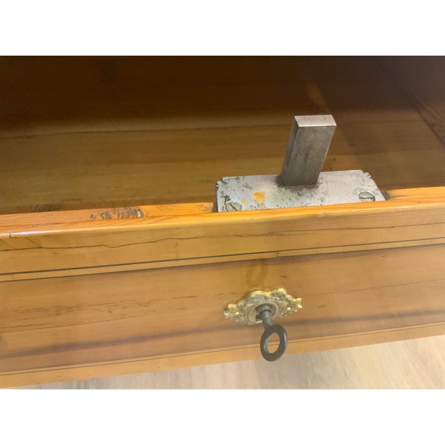 Early 19th Century Small Ladies Secretary in Apple Wood, 1800 For Sale - Image 5 of 18