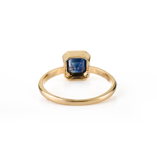 Metal 18k Gold Blue Sapphire Square Ring With Pinion Bezel Black Rhodium Size 5.5 For Sale - Image 7 of 16