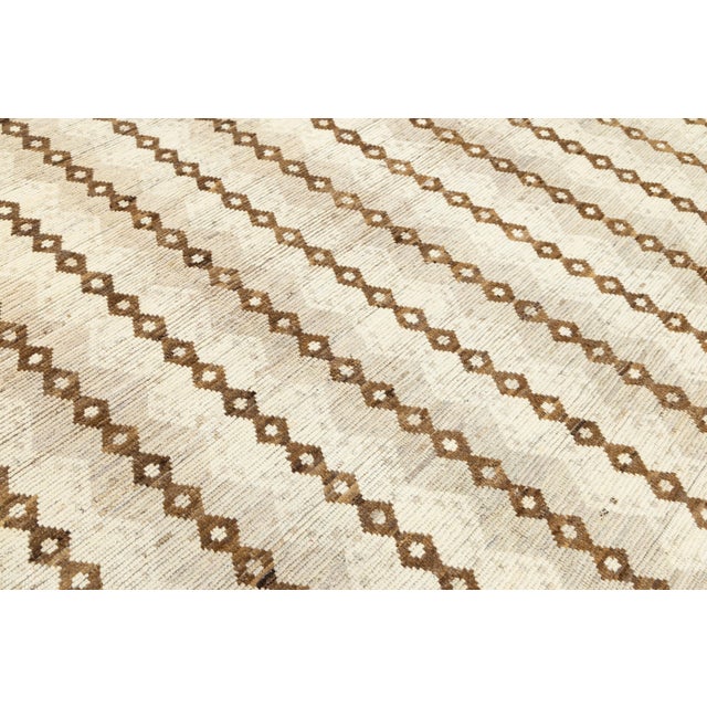 10 X 13 Modern Moroccan Style Beige Wool Rug – Vertical Diamond Stripes Design For Sale - Image 9 of 10