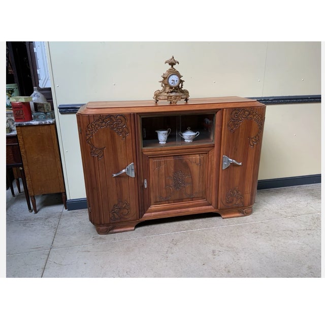 Age: circa 1930 Wood type: solid and veneered walnut Condition: very good, meticulously maintained, fully restored...