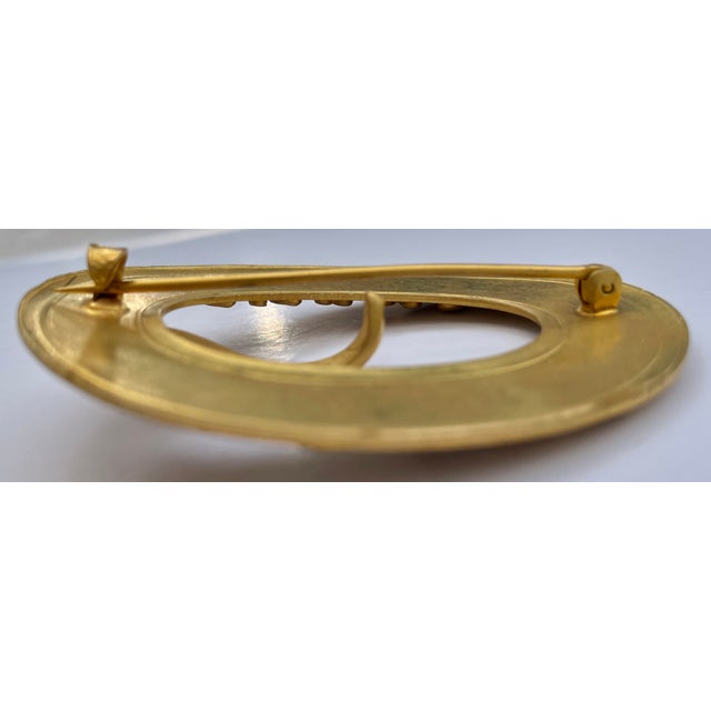 Art Nouveau Late 19th Century Victorian Gold Gilded Buckle Brooch - For Sale - Image 3 of 7