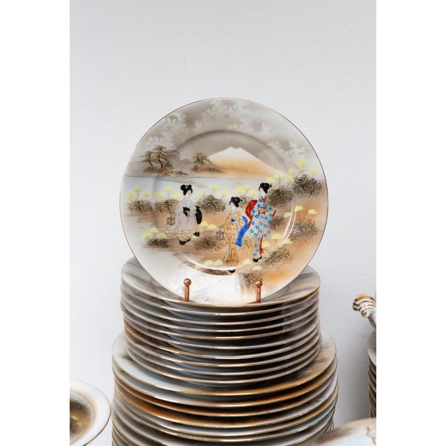 Japanese Showa Porcelain Kutani Dinner Service with Geishas and Fuji, 1940s, Set of 81 For Sale - Image 13 of 17