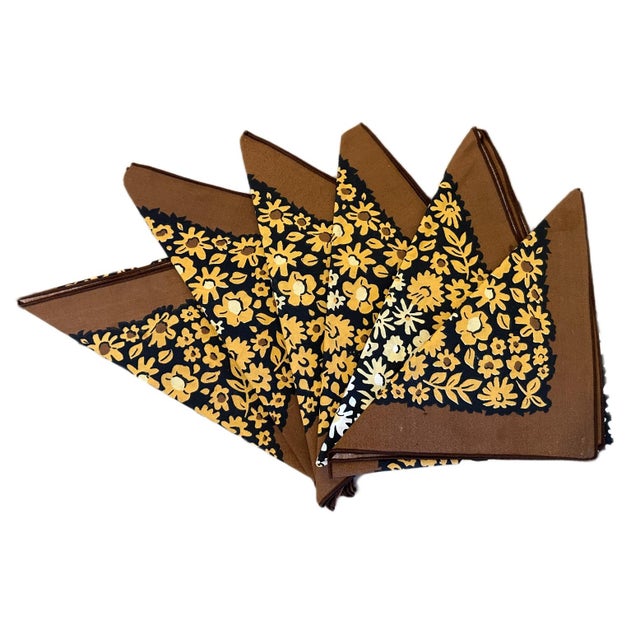 Vintage 1970s Fall Daisies Rectangular Tablecloth & Napkins Set - Made in Uk- 7 Pieces For Sale - Image 4 of 6